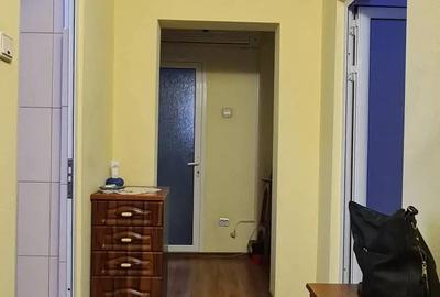 Ap. 3 camere decomandat, etaj 1, Tiglina 1 - 2