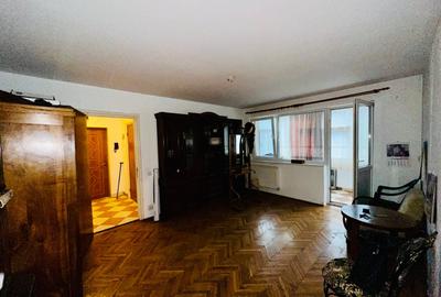 Apartament cu 3 camere semidecomandat în Drumul Taberei - 3