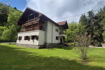 Casă individuală cu 12 camere cu Canalizare în Calea Moroieni - 2