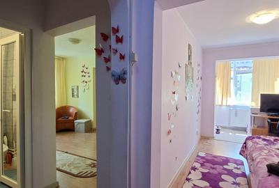 Apartament cu 3 camere în Micro 40 - 1