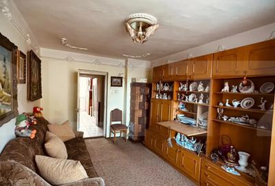 Apartament cu 3 camere decomandat în Central - 1