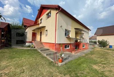 Casa cu 240  mp 8 camere cu teren 11 ari in Corunca - 2