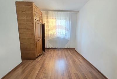 Apartament cu 3 camere semidecomandat în Sud - 4