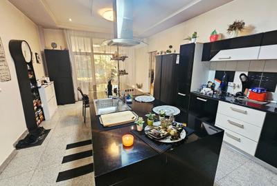 Duplex cu 9 camere cu Canalizare în Albert - 3