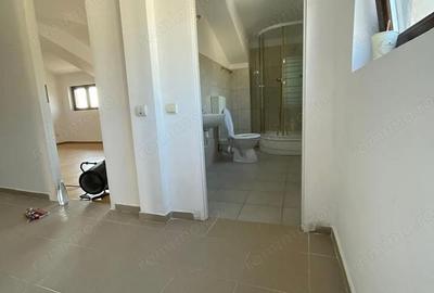 Spațiu comercial, de 550 mp, în Central - 9