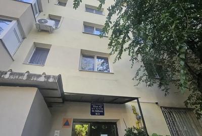 Apartament 2 cam Delfinului bloc reabilitat - 2