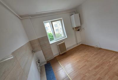 Apartament cu 2 camere semidecomandat în Gojdu - 3