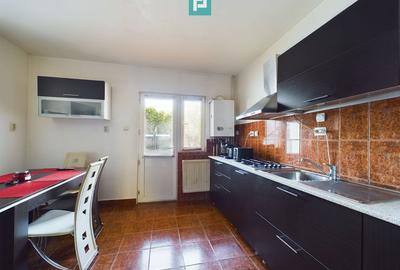 Casă cu 4 camere cu Teren 300 Mp în Central - 7