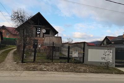 Casă cu Teren 326 Mp în Păușești - 9