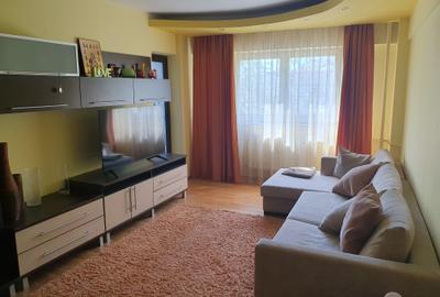 Apartament cu 4 camere semidecomandat, mobilat în Drumul Taberei