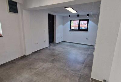 Spațiu comercial, de 135 mp, în Central - 4