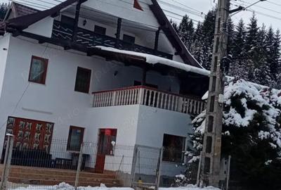 Vand casa tip pensiune cu 10 camere. - 1