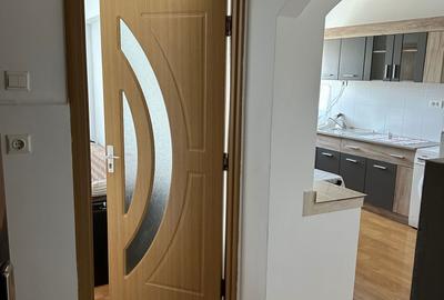 Apartament cu 2 camere decomandat în Energiei