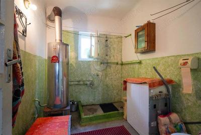 Casa singur in curte cu acces auto si teren 993 mp in Iosia. - 5
