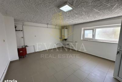 Casă cu 4 camere cu Teren 810 Mp în Central - 2