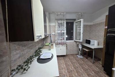 Titan, pe Liviu Rebreanu, 5 minute metrou si parc IOR, bloc 4 etaje - 7