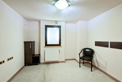 Casă cu 7 camere cu Canalizare în Centrul Civic - 35