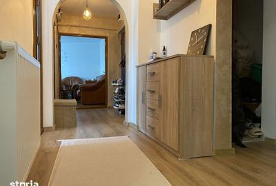 Apartament cu 3 camere decomandat în Micro 11 - 16
