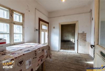 Casă cu 2 camere cu Teren 384 Mp în Simeria