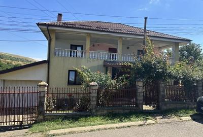 Casa spatioasa in Ciritei, gata de mutat - 1