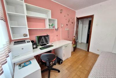 Apartament 3 camere semidecomandat, renovat si semi-mobilat, zona Cora-Bacau Apartament 3 camere semidecomandat, renovat si semi-mobilat, zona Cora-Bacau - 6