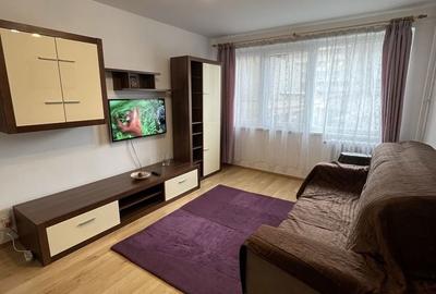 Apartament cu 2 camere semidecomandat, mobilat în Baba Novac