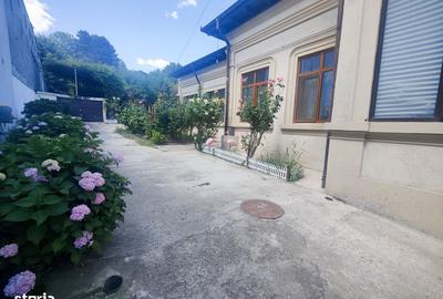 Casă cu 7 camere cu Teren 1227 Mp în Negru Vodă - 13