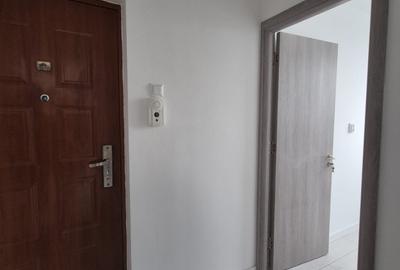 Apartament cu 3 camere decomandat în Apusului - 8