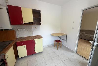 Garsonieră decomandată, mobilată în Răcădău - 10