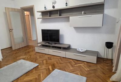 Inchiriez apartament decomandat cu trei camere etaj 2 in Drumul Taberei Romancierilor - 9