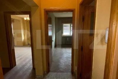 Apartament cu 4 camere semidecomandat în Central - 2