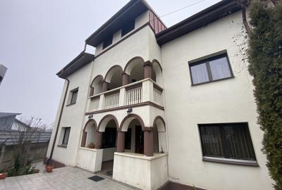 Proprietate impresionanta:Rezidential/Birouri: 2 vile,teren 1350mp,1 Mai - 21
