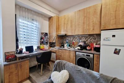 Investitie ideala: casa cu 2 unitati locative si curte, str. Horea - 9