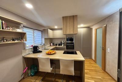 Casă cu 6 camere cu Garaj în Satu Nou de Jos - 7