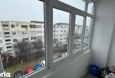 Apartament cu 3 camere decomandat în Milcov