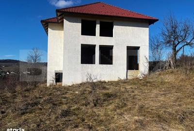 Casă cu 4 camere în Sigmir