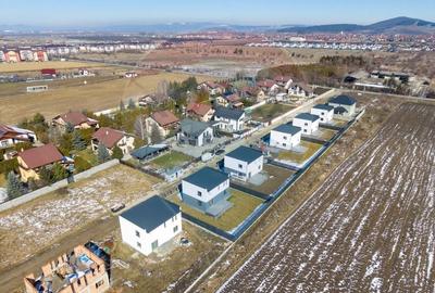 Casă cu 4 camere cu Teren 500 Mp în Sânpetru - 35