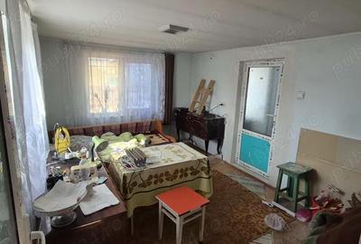 Casă cu Teren 1750 Mp în Central - 2