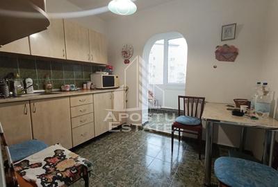 Apartament cu 3 camere decomandat, mobilat în Freidorf