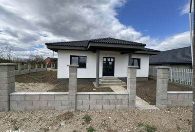 Casă cu 3 camere cu Teren 450 Mp în Lazuri