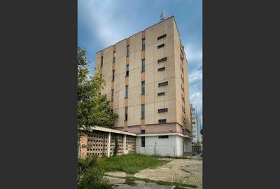 Cladire comerciala cu 4 etaje de inchiriat Resita - 2