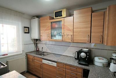 Apartament 3 camere decomandate Parter, cartier Dupa-Zid