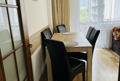 Apartament cu 2 camere decomandat în Tractorul - 2