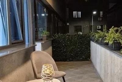 Apartament cu 3 camere semidecomandat, mobilat în Brâncoveanu