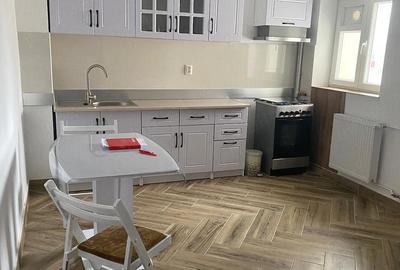 Apartament cu 2 camere semidecomandat în Berceni