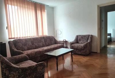 PIATA 700 - ETAJ 2 - CURTE INTERIOARA - 3 CAMERE - 10