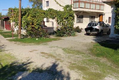 Proprietate cu 3 case locuibile pentru 3 familii ?i teren 4600 m2 de vanzare - 10