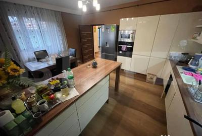 Casă cu 7 camere cu Teren 252 Mp în Semicentral - 12