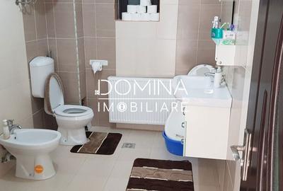 Casă cu 7 camere cu Teren 429 Mp în Central - 9