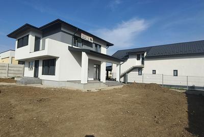Casă cu 4 camere în Dragomirești-Vale - 2